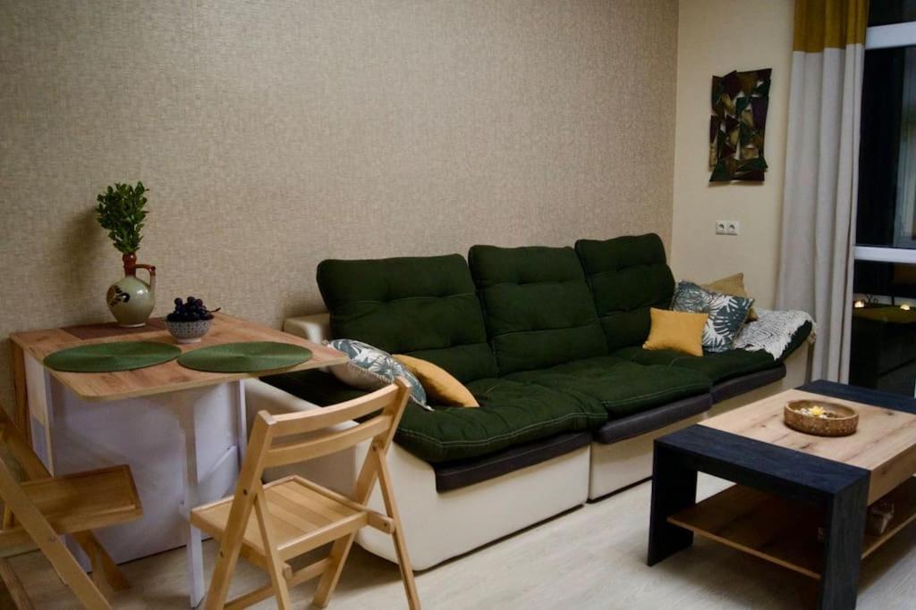 Cozy 2Br Oasis In Central Burgas Exteriör bild