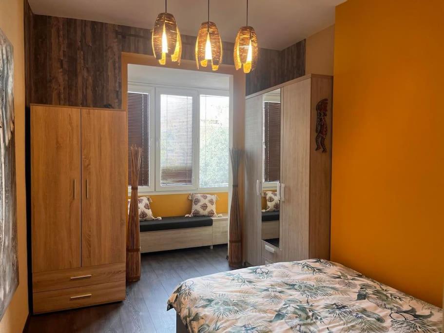 Cozy 2Br Oasis In Central Burgas Exteriör bild